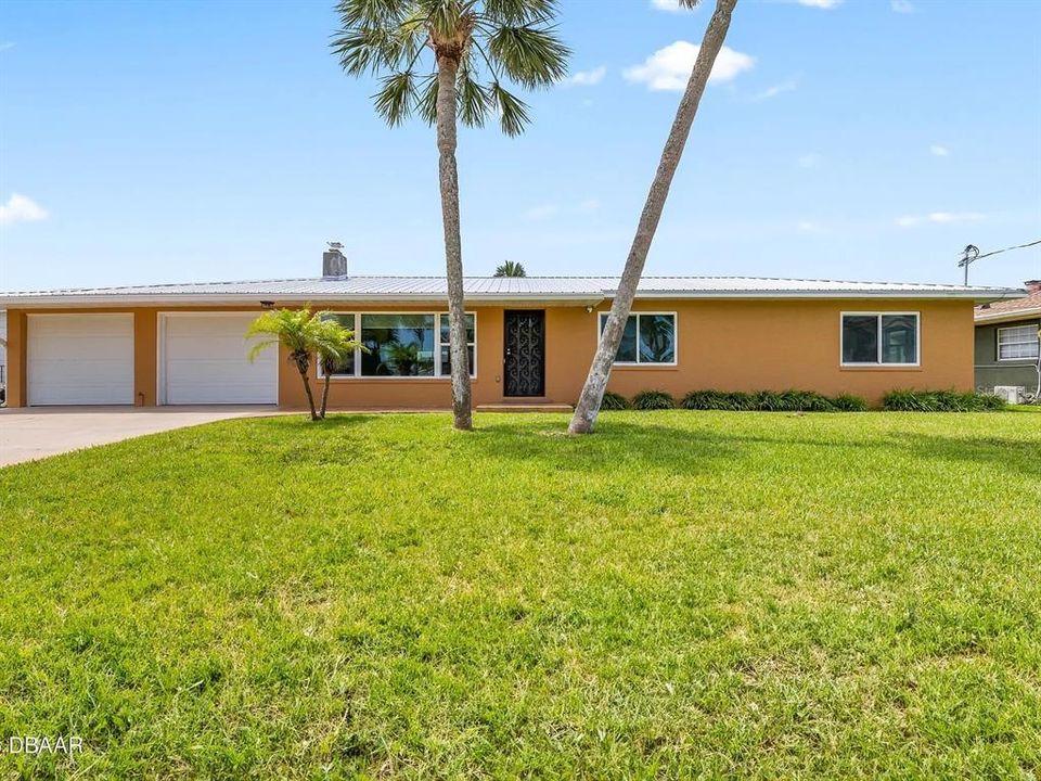 Recently Sold: $535,000 (3 beds, 2 baths, 1352 Square Feet)