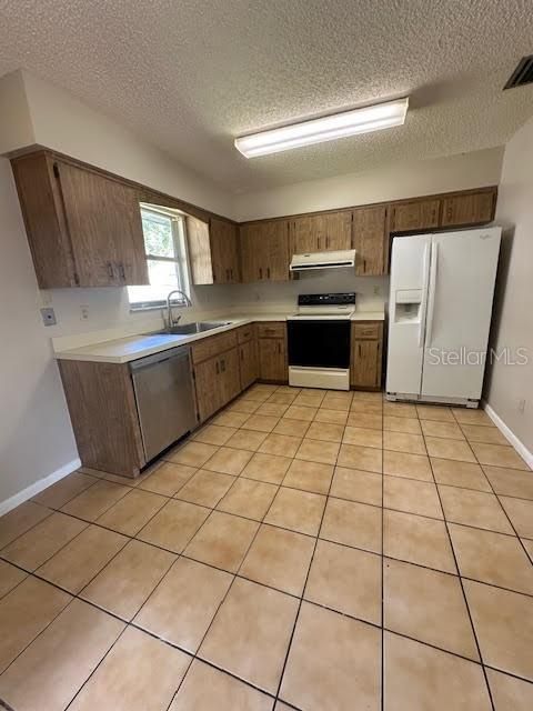 待售: $256,610 (2 贝兹, 2 浴室, 1108 平方英尺)