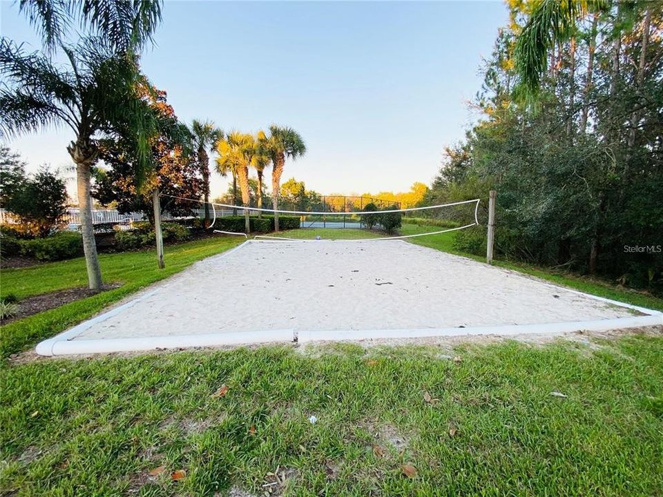 Active With Contract: $2,250 (4 beds, 3 baths, 1942 Square Feet)