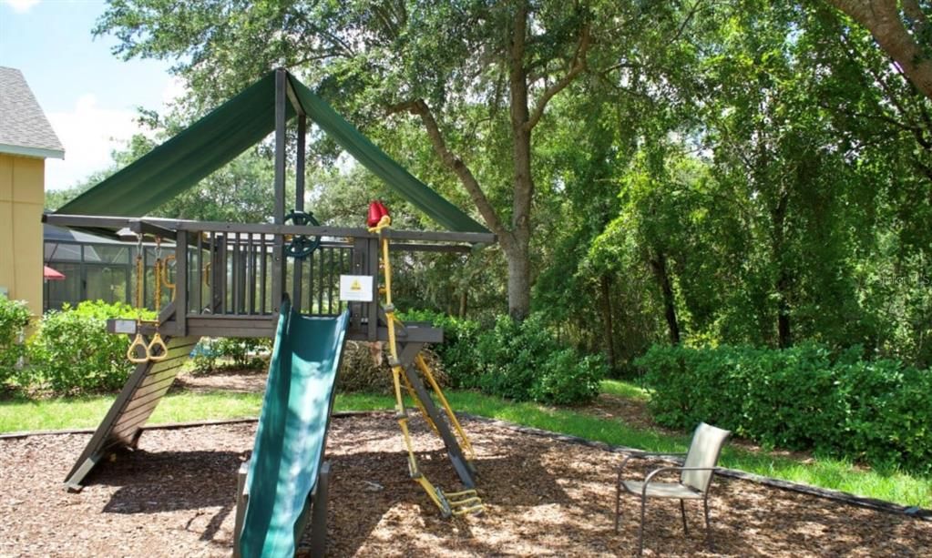 Active With Contract: $2,250 (4 beds, 3 baths, 1942 Square Feet)