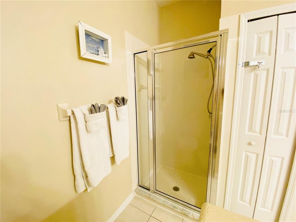 Active With Contract: $2,250 (4 beds, 3 baths, 1942 Square Feet)