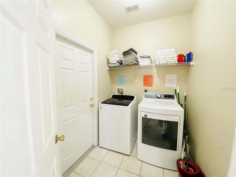 Active With Contract: $2,250 (4 beds, 3 baths, 1942 Square Feet)