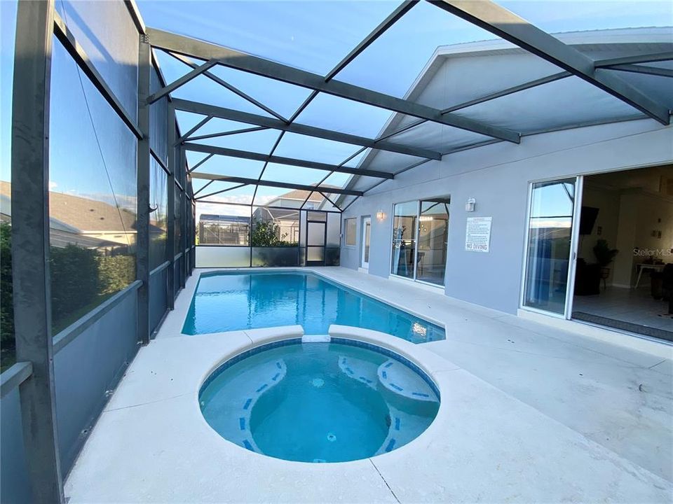 Active With Contract: $2,250 (4 beds, 3 baths, 1942 Square Feet)