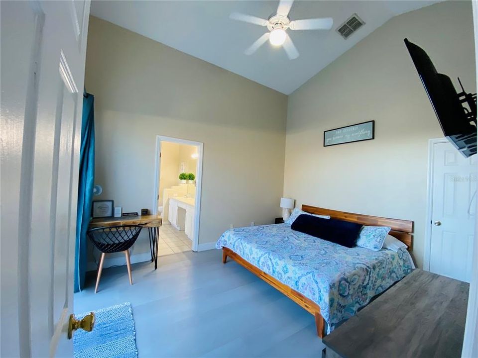 Active With Contract: $2,250 (4 beds, 3 baths, 1942 Square Feet)