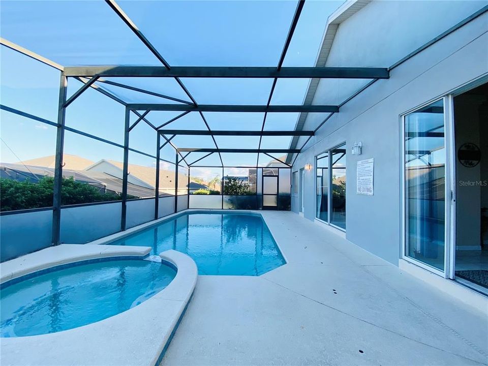 Active With Contract: $2,250 (4 beds, 3 baths, 1942 Square Feet)