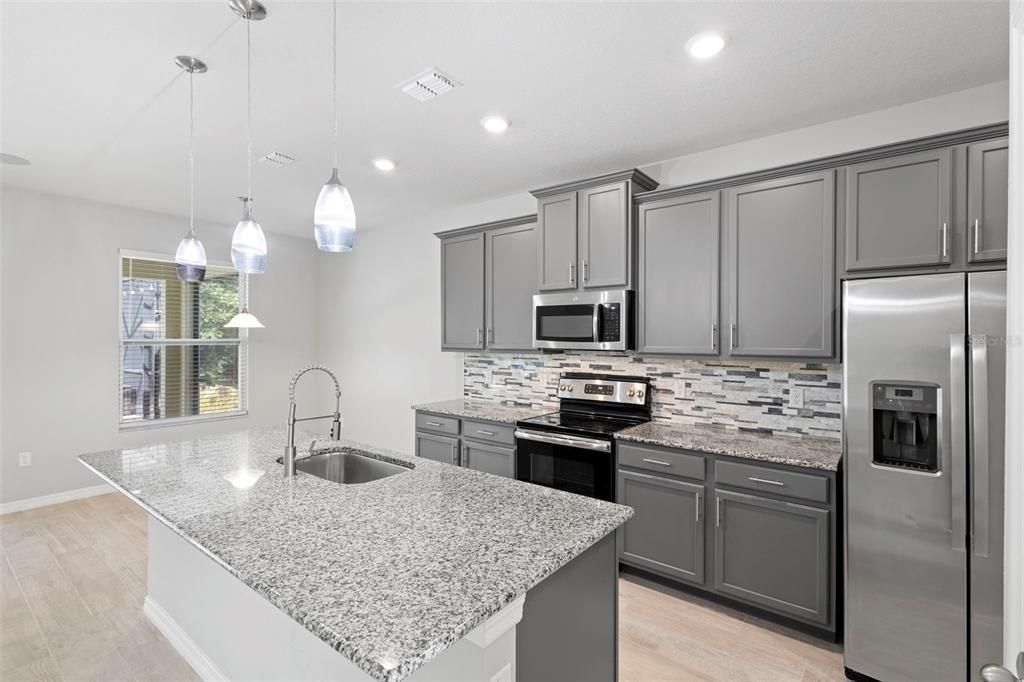 待售: $407,400 (3 贝兹, 2 浴室, 1646 平方英尺)