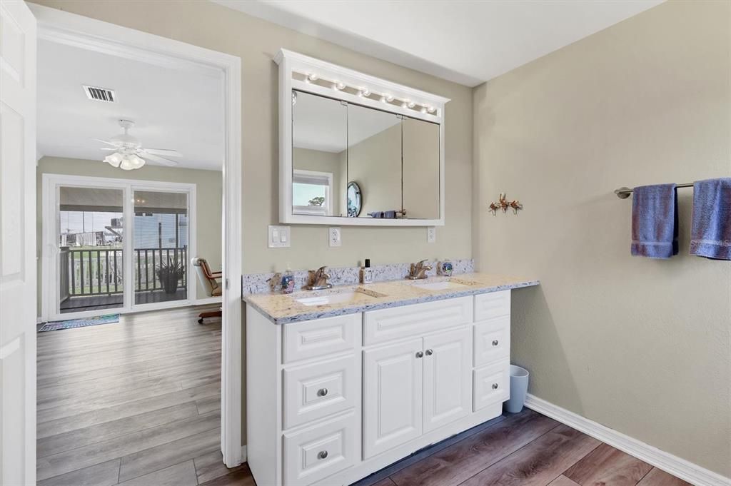 待售: $429,000 (3 贝兹, 2 浴室, 1344 平方英尺)