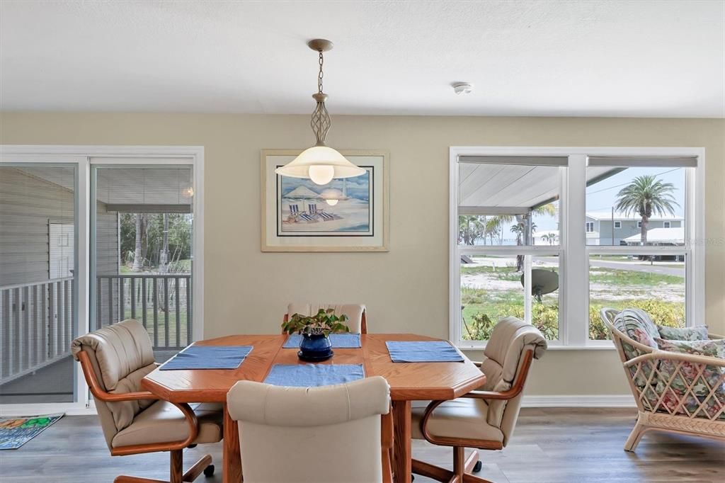 待售: $429,000 (3 贝兹, 2 浴室, 1344 平方英尺)