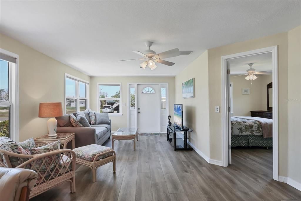 待售: $429,000 (3 贝兹, 2 浴室, 1344 平方英尺)