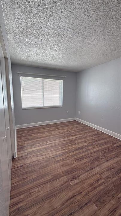 待售: $135,000 (2 贝兹, 2 浴室, 976 平方英尺)