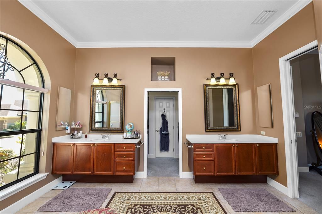 For Sale: $815,000 (4 beds, 3 baths, 3343 Square Feet)