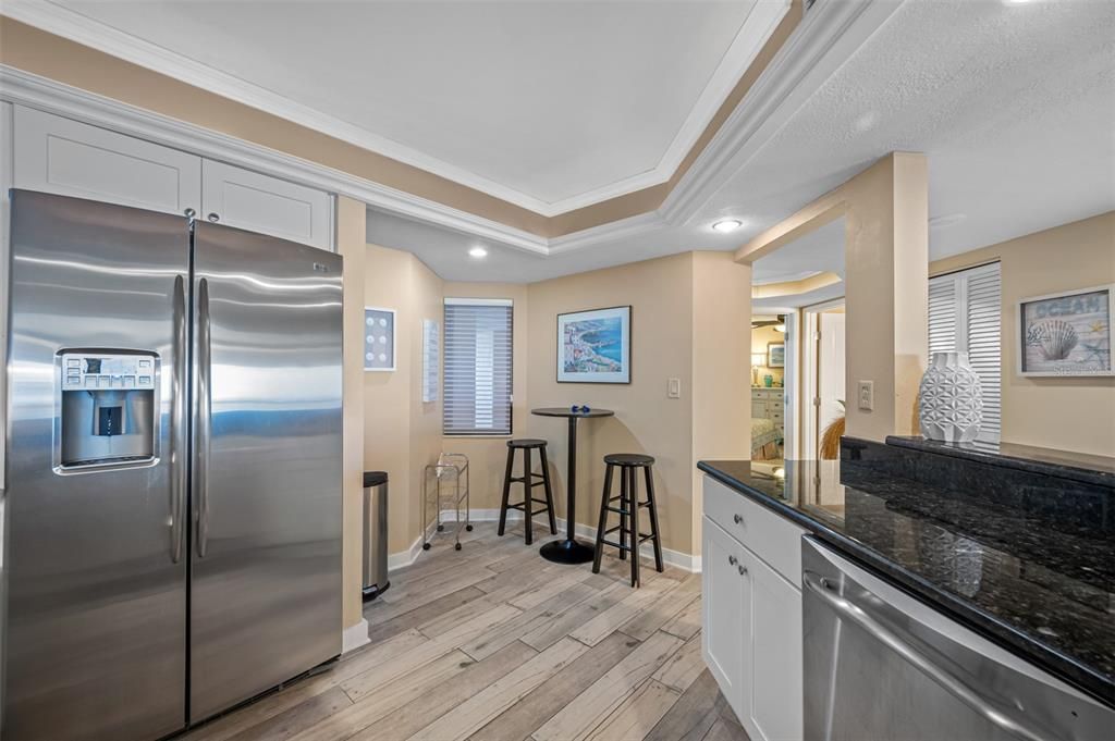 待售: $1,100,000 (2 贝兹, 2 浴室, 1265 平方英尺)