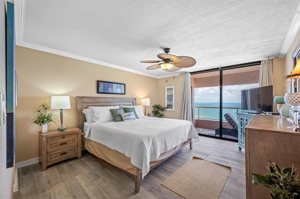 待售: $1,100,000 (2 贝兹, 2 浴室, 1265 平方英尺)