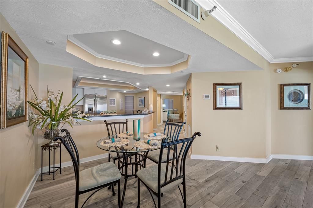 待售: $1,100,000 (2 贝兹, 2 浴室, 1265 平方英尺)