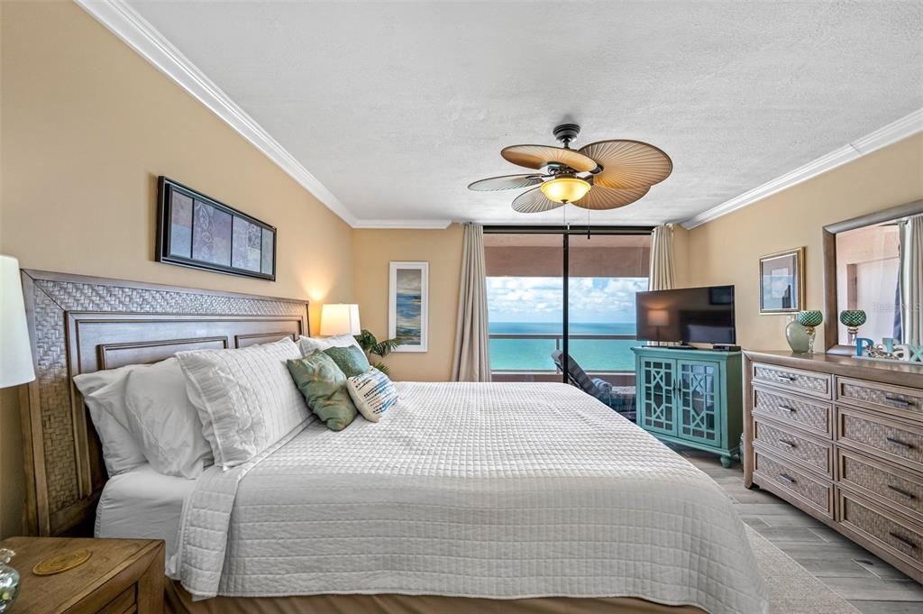 待售: $1,100,000 (2 贝兹, 2 浴室, 1265 平方英尺)