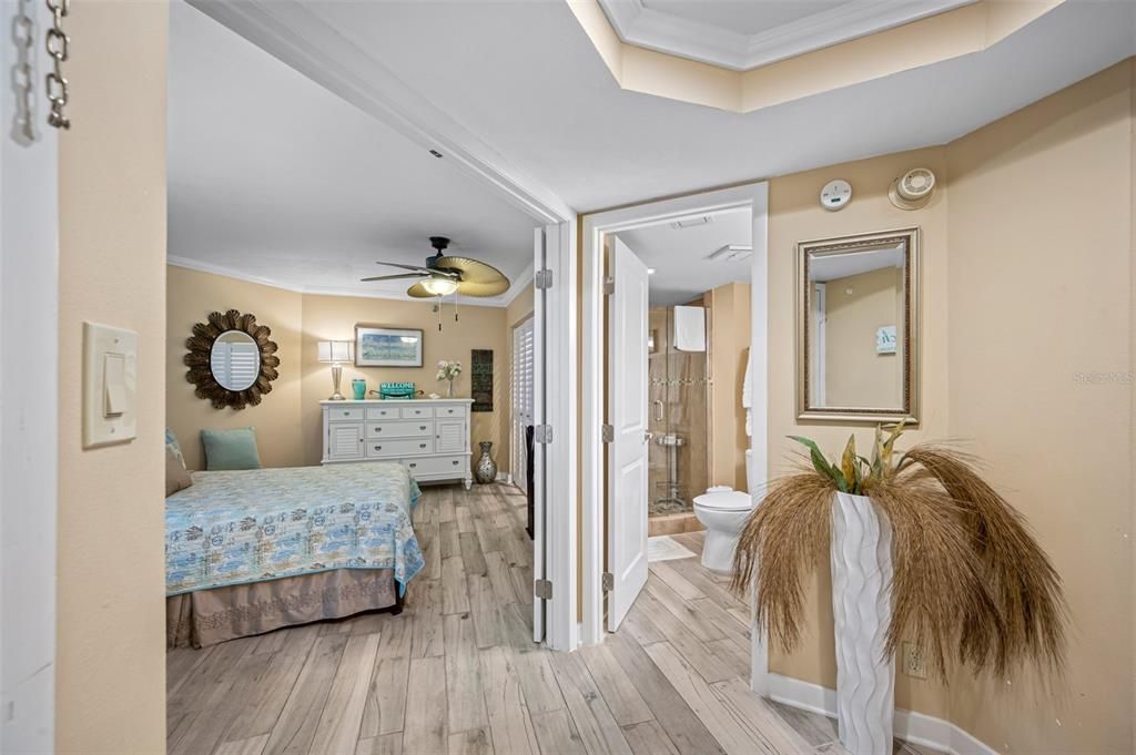 待售: $1,100,000 (2 贝兹, 2 浴室, 1265 平方英尺)