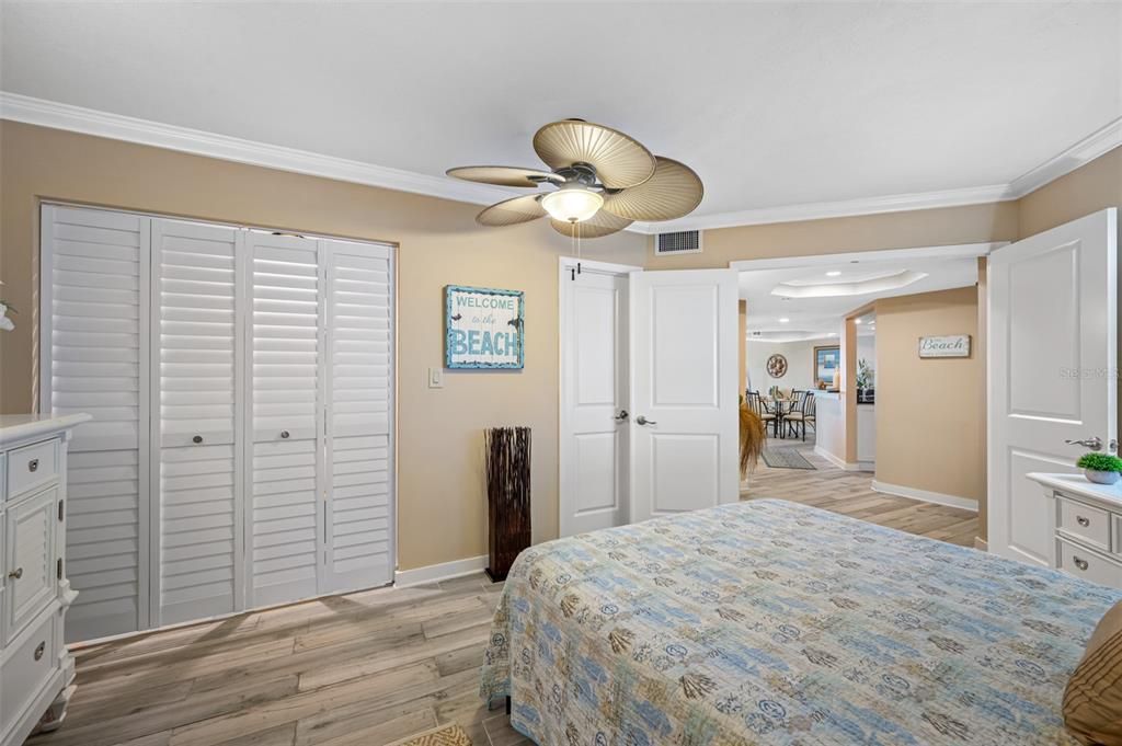 待售: $1,100,000 (2 贝兹, 2 浴室, 1265 平方英尺)