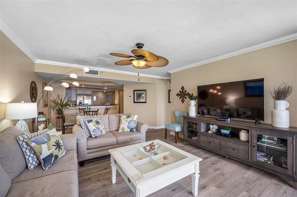 待售: $1,100,000 (2 贝兹, 2 浴室, 1265 平方英尺)