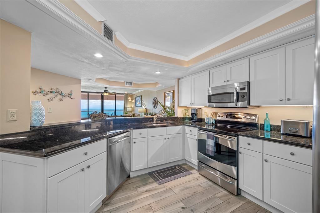 待售: $1,100,000 (2 贝兹, 2 浴室, 1265 平方英尺)