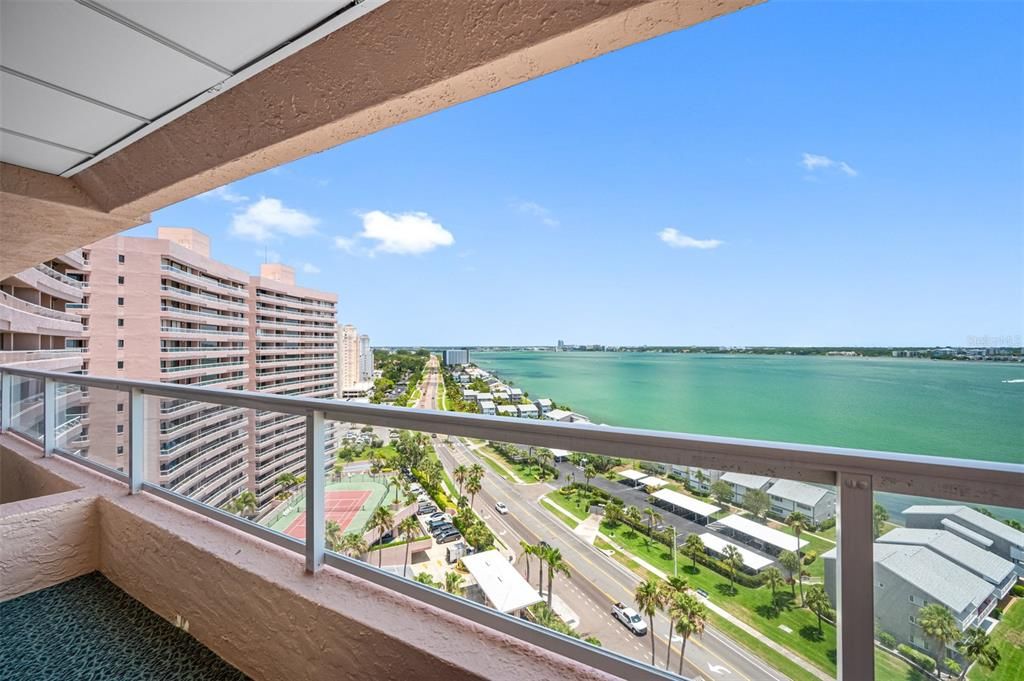 待售: $1,100,000 (2 贝兹, 2 浴室, 1265 平方英尺)