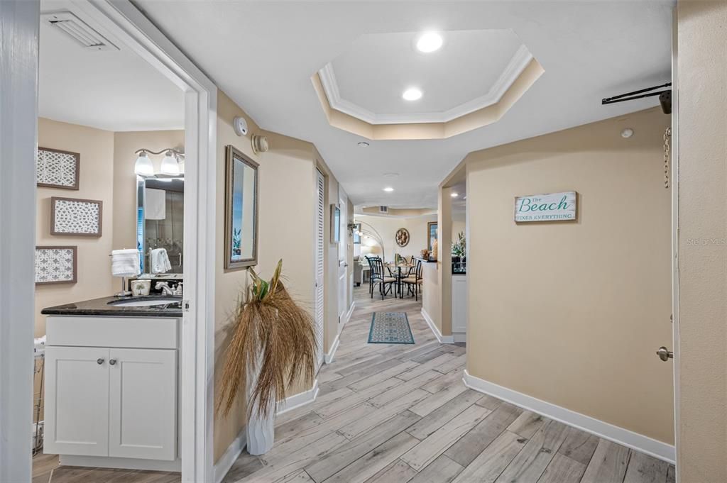 待售: $1,100,000 (2 贝兹, 2 浴室, 1265 平方英尺)