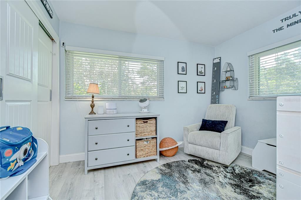 На продажу: $399,000 (3 спален, 2 ванн, 1307 Квадратных фут)