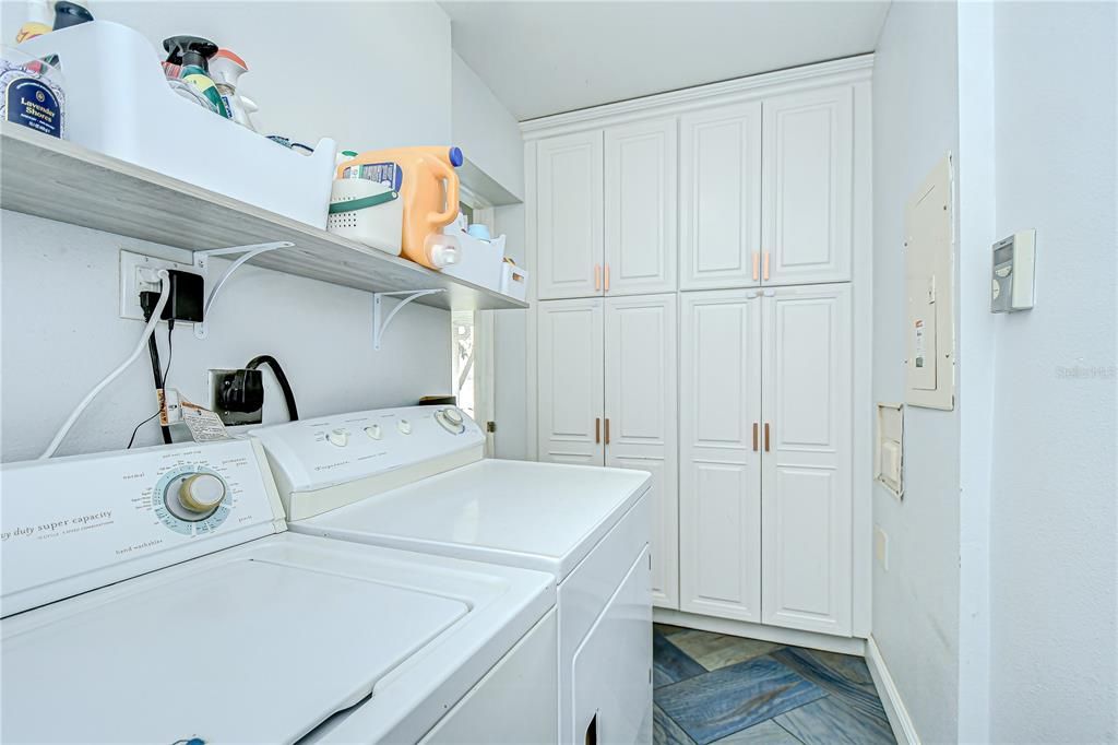 На продажу: $399,000 (3 спален, 2 ванн, 1307 Квадратных фут)