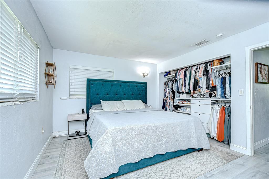 На продажу: $399,000 (3 спален, 2 ванн, 1307 Квадратных фут)