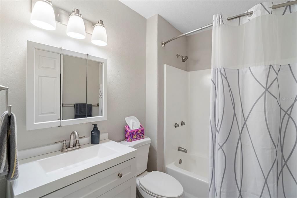 For Sale: $420,000 (3 beds, 2 baths, 1291 Square Feet)