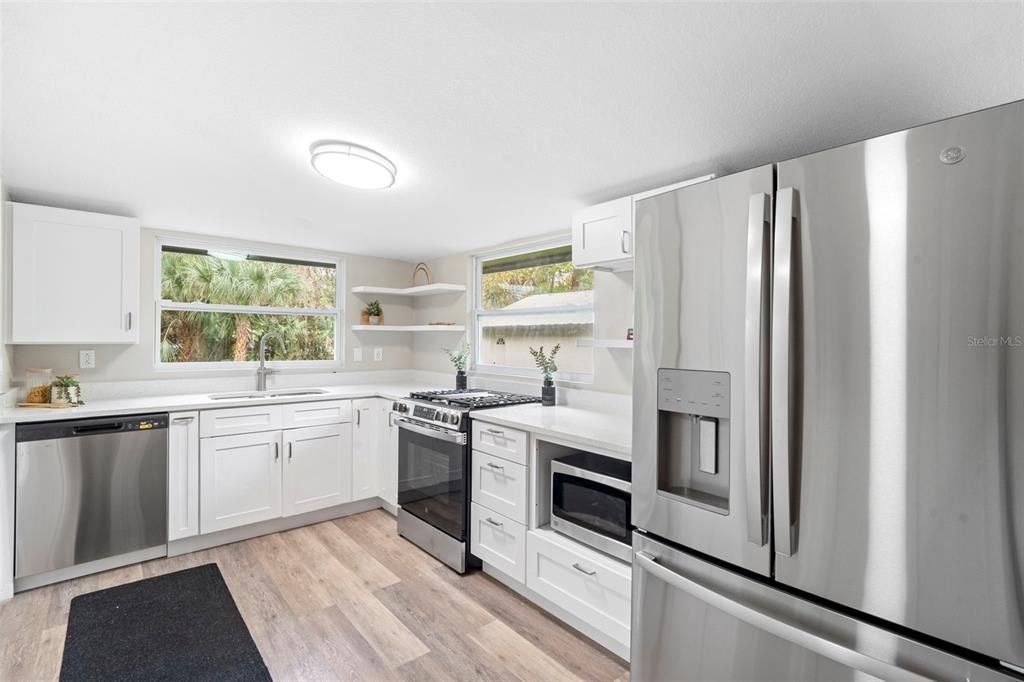 For Sale: $420,000 (3 beds, 2 baths, 1291 Square Feet)