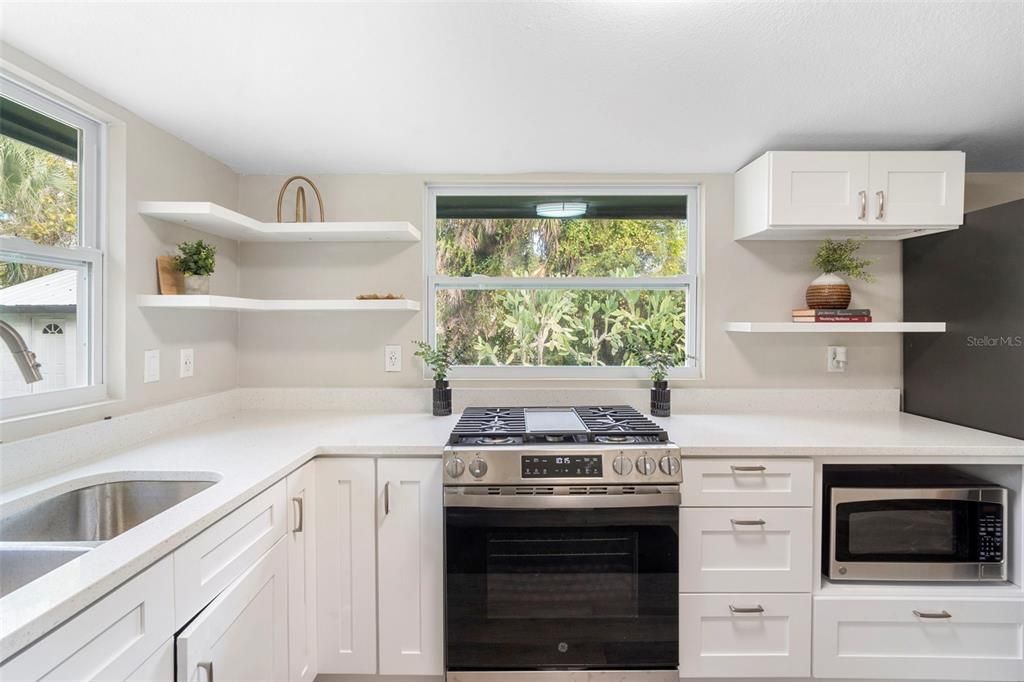 For Sale: $420,000 (3 beds, 2 baths, 1291 Square Feet)