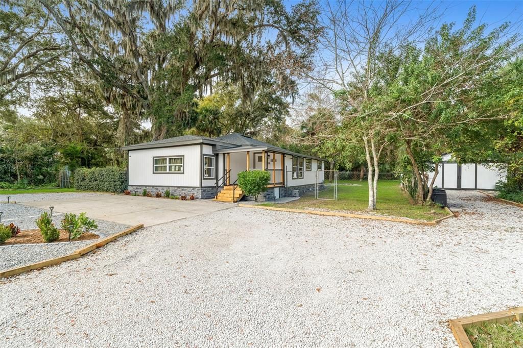 For Sale: $420,000 (3 beds, 2 baths, 1291 Square Feet)