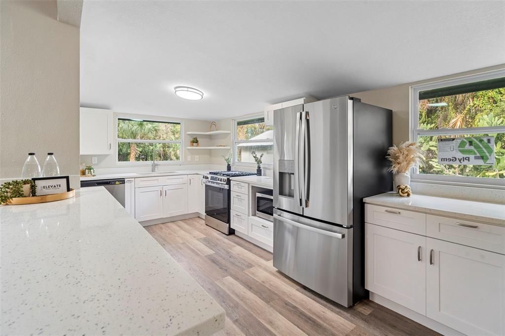 For Sale: $420,000 (3 beds, 2 baths, 1291 Square Feet)