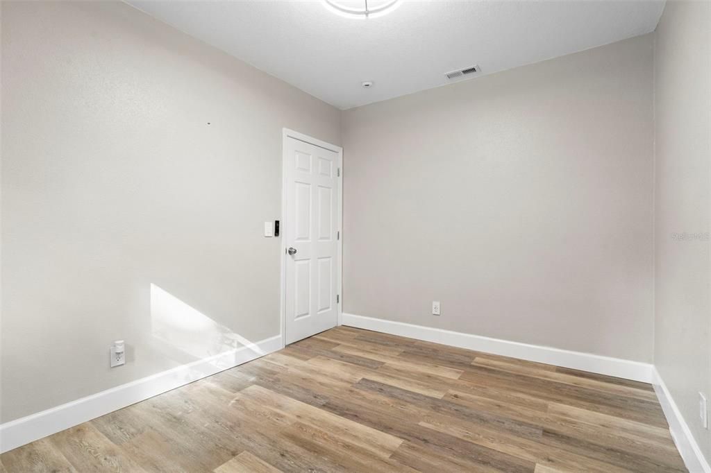 For Sale: $420,000 (3 beds, 2 baths, 1291 Square Feet)