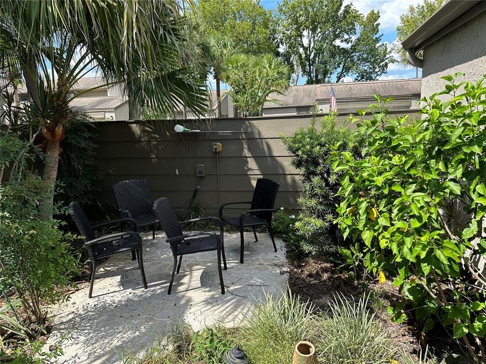 Под контрактом: $2,190 (3 спален, 2 ванн, 1541 Квадратных фут)