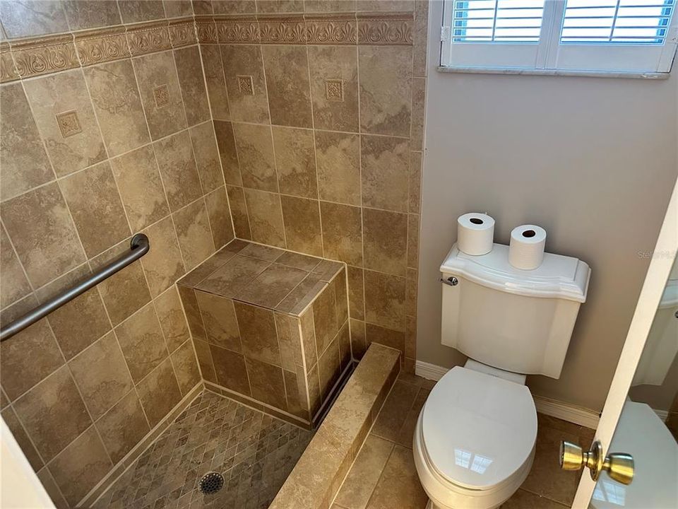 Под контрактом: $2,190 (3 спален, 2 ванн, 1541 Квадратных фут)