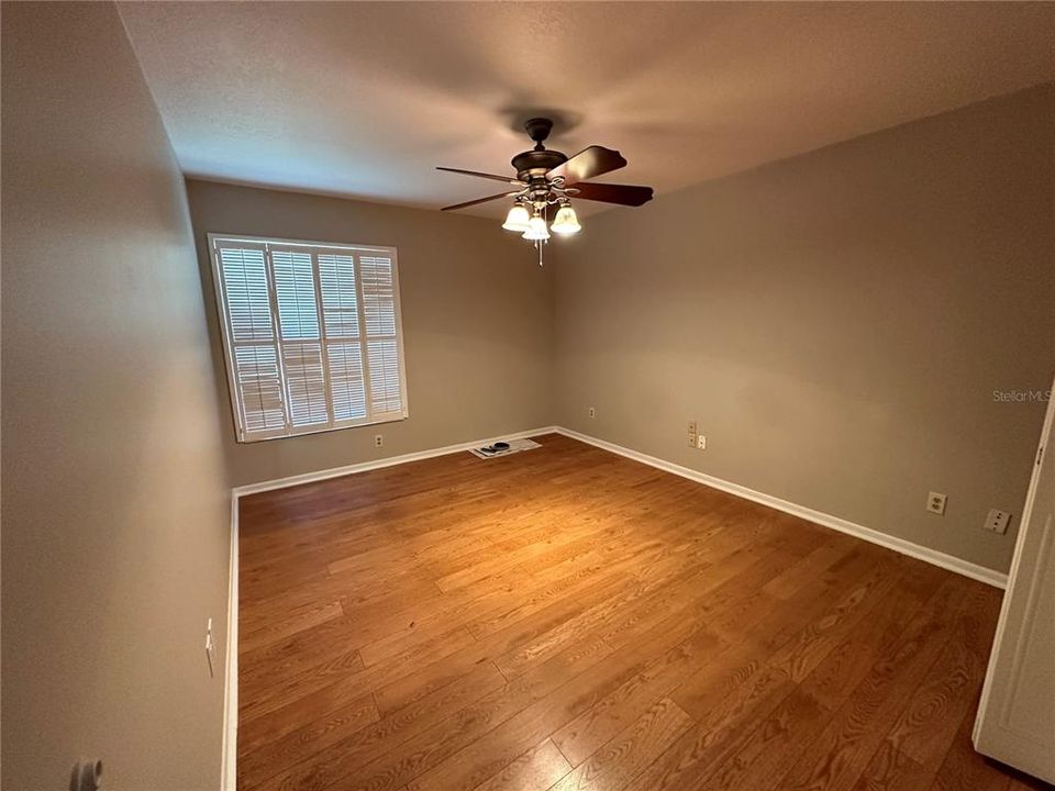 Под контрактом: $2,190 (3 спален, 2 ванн, 1541 Квадратных фут)