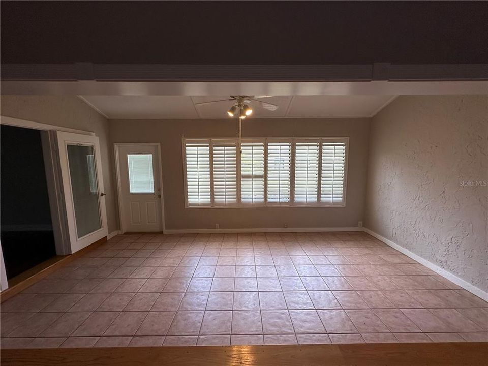 Под контрактом: $2,190 (3 спален, 2 ванн, 1541 Квадратных фут)