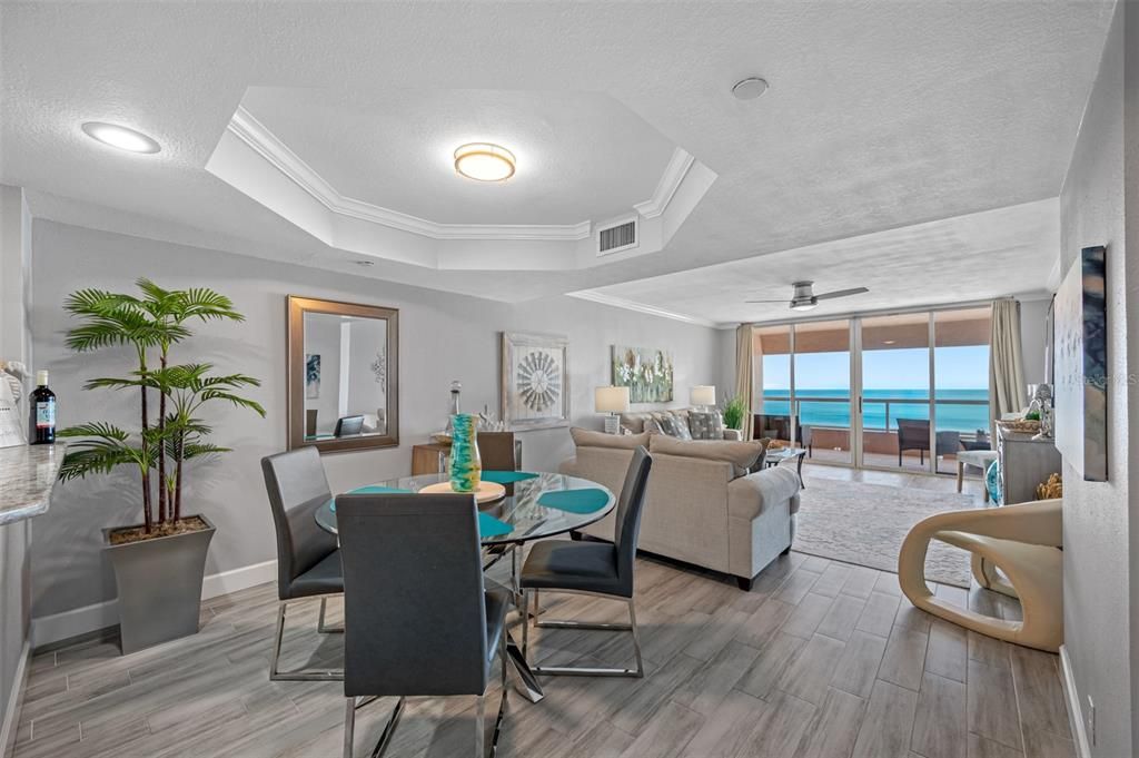 待售: $1,300,000 (2 贝兹, 2 浴室, 1570 平方英尺)