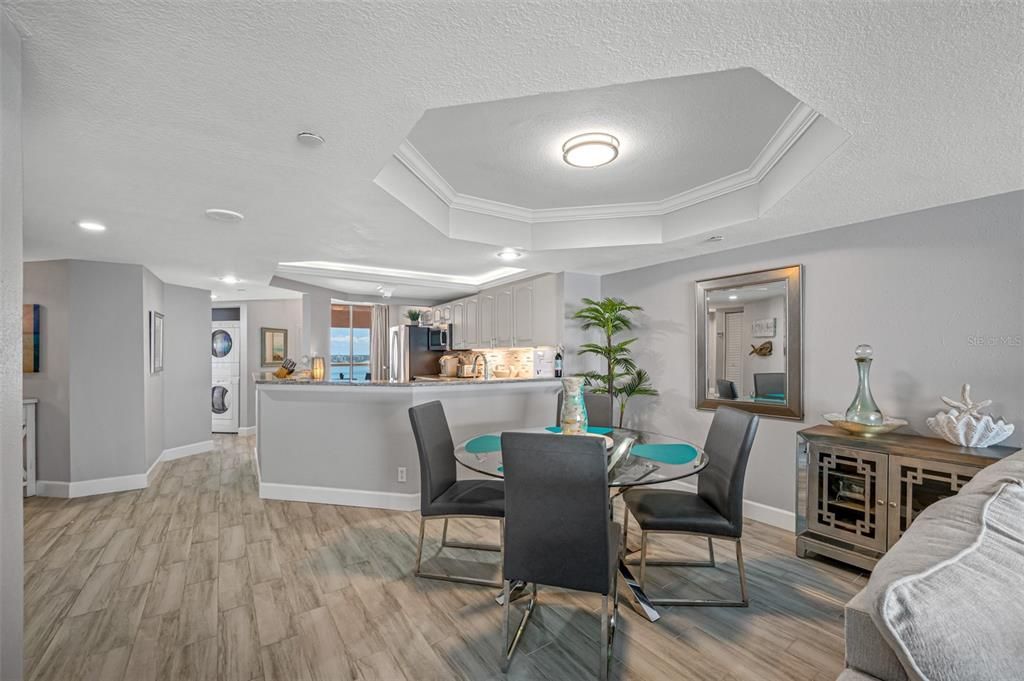 待售: $1,300,000 (2 贝兹, 2 浴室, 1570 平方英尺)