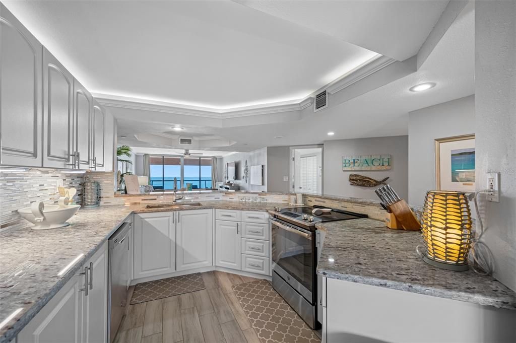 待售: $1,300,000 (2 贝兹, 2 浴室, 1570 平方英尺)