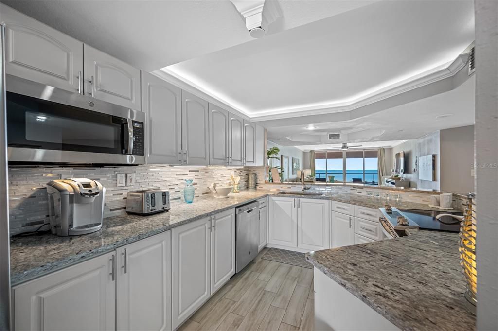 待售: $1,300,000 (2 贝兹, 2 浴室, 1570 平方英尺)