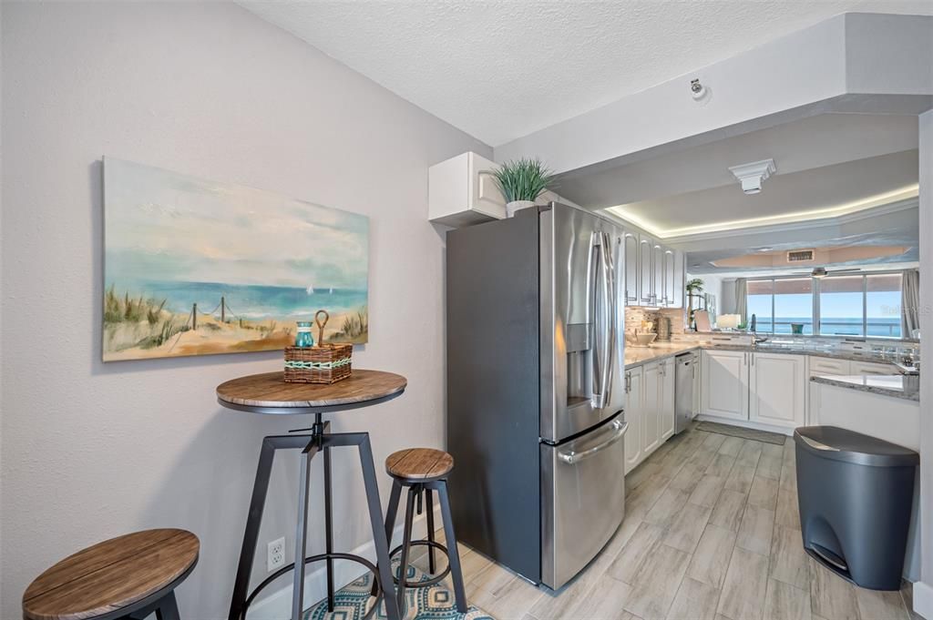 待售: $1,300,000 (2 贝兹, 2 浴室, 1570 平方英尺)