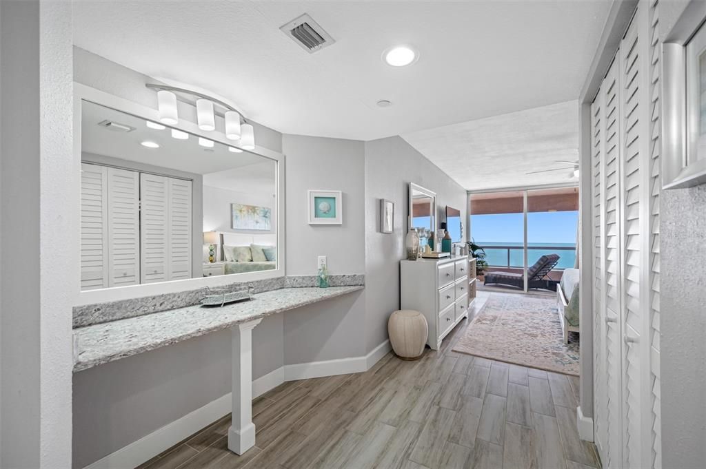 待售: $1,300,000 (2 贝兹, 2 浴室, 1570 平方英尺)