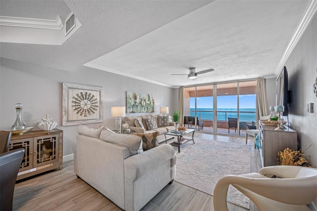 待售: $1,300,000 (2 贝兹, 2 浴室, 1570 平方英尺)