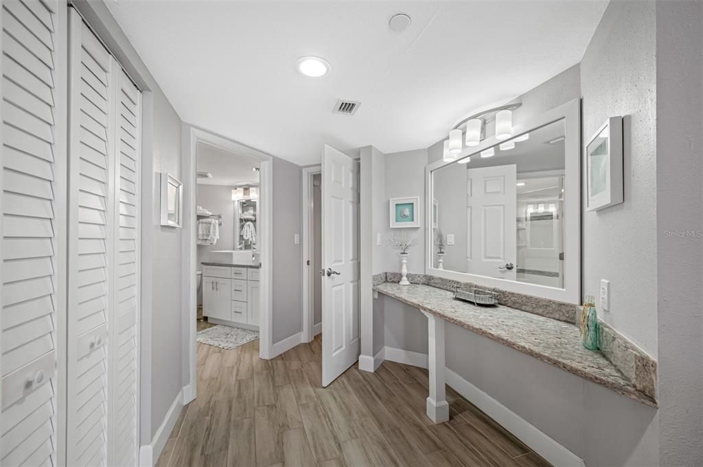 待售: $1,300,000 (2 贝兹, 2 浴室, 1570 平方英尺)