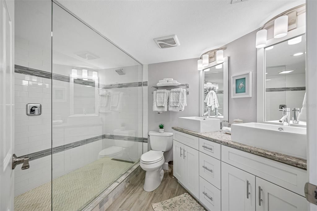 待售: $1,300,000 (2 贝兹, 2 浴室, 1570 平方英尺)