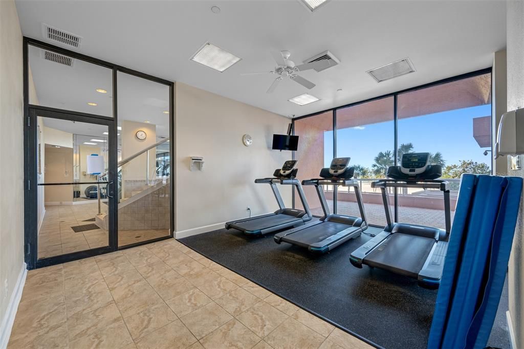 待售: $1,300,000 (2 贝兹, 2 浴室, 1570 平方英尺)