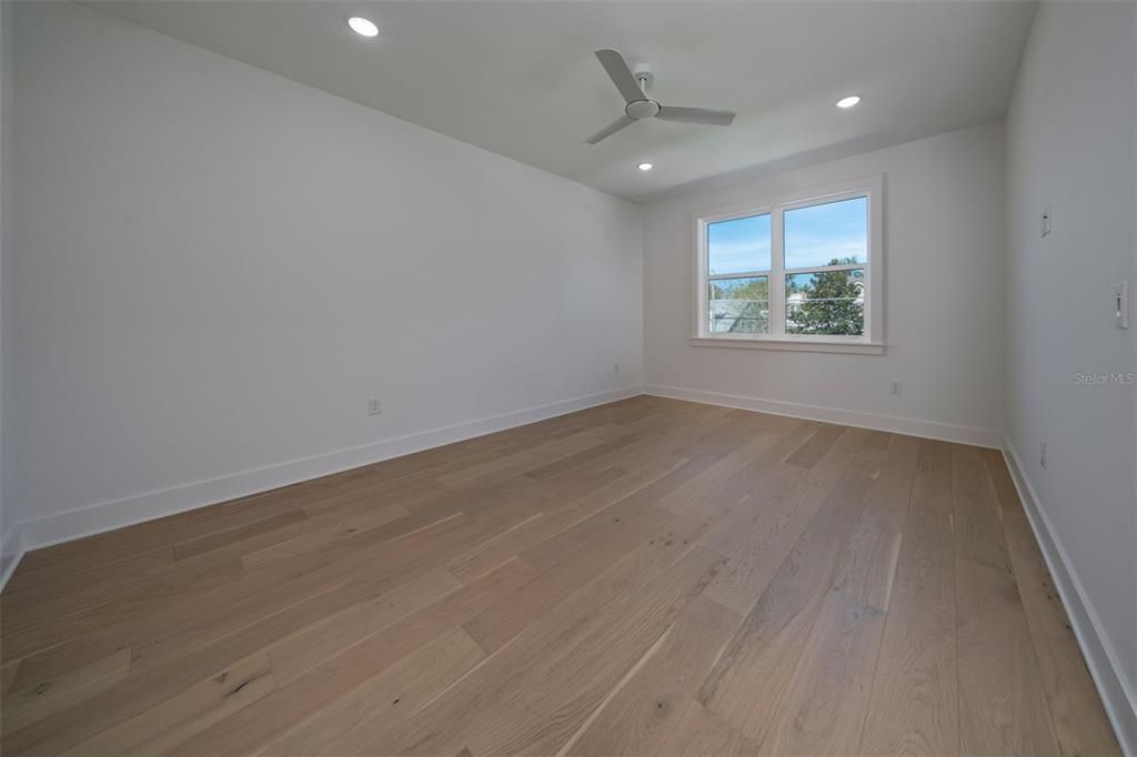 For Sale: $1,850,000 (5 beds, 4 baths, 3986 Square Feet)