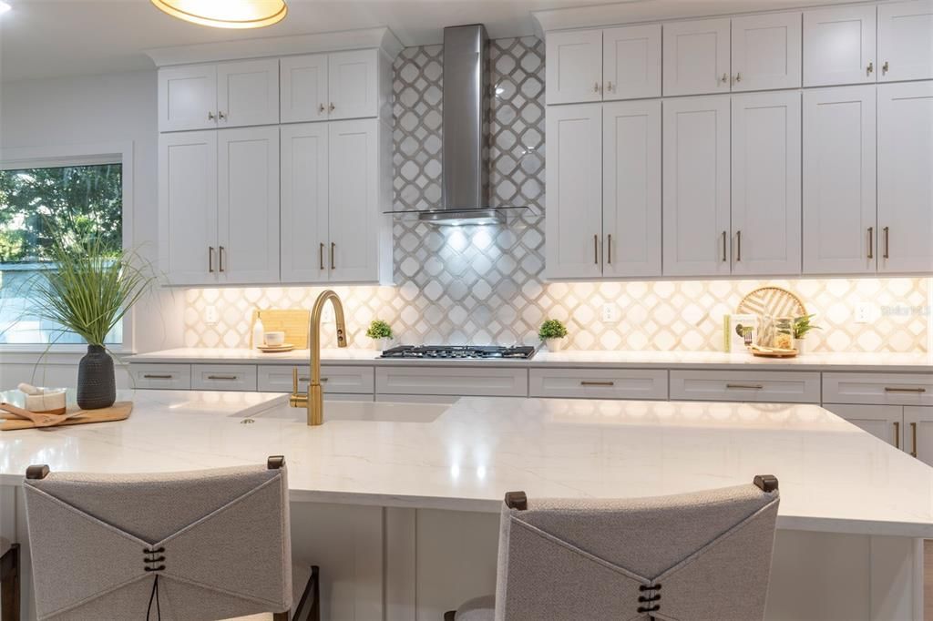 For Sale: $1,850,000 (5 beds, 4 baths, 3986 Square Feet)